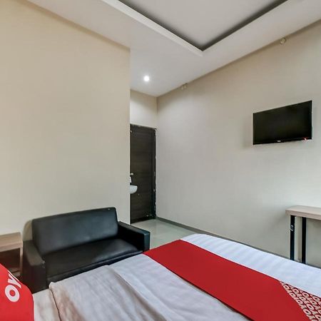 Oyo 90986 Hotel Srikandi Adisucipto Kalasan Exterior foto