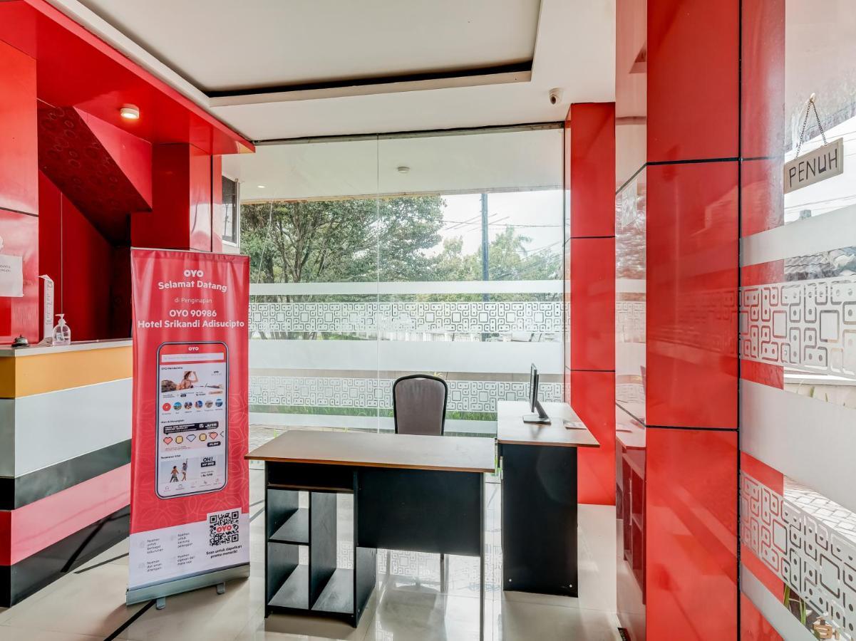 Oyo 90986 Hotel Srikandi Adisucipto Kalasan Exterior foto