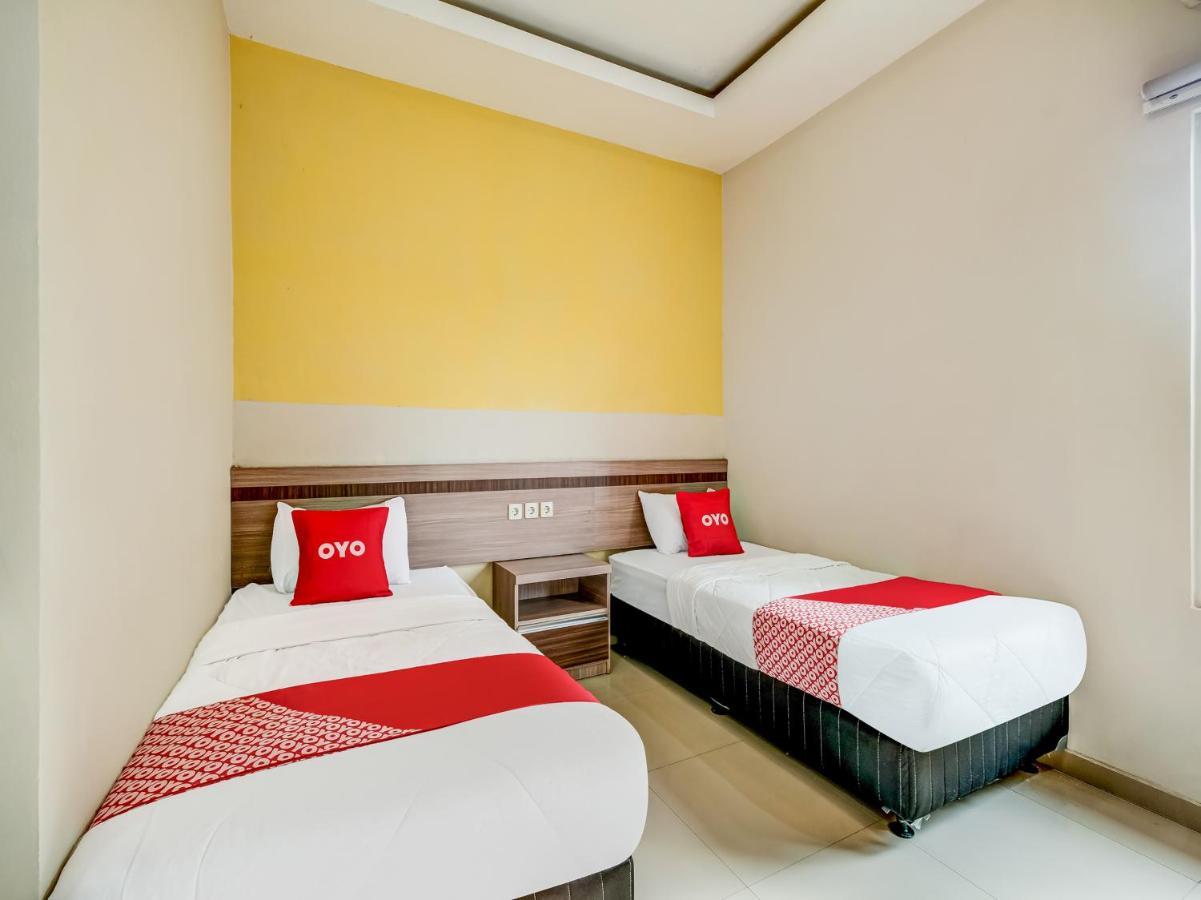 Oyo 90986 Hotel Srikandi Adisucipto Kalasan Exterior foto