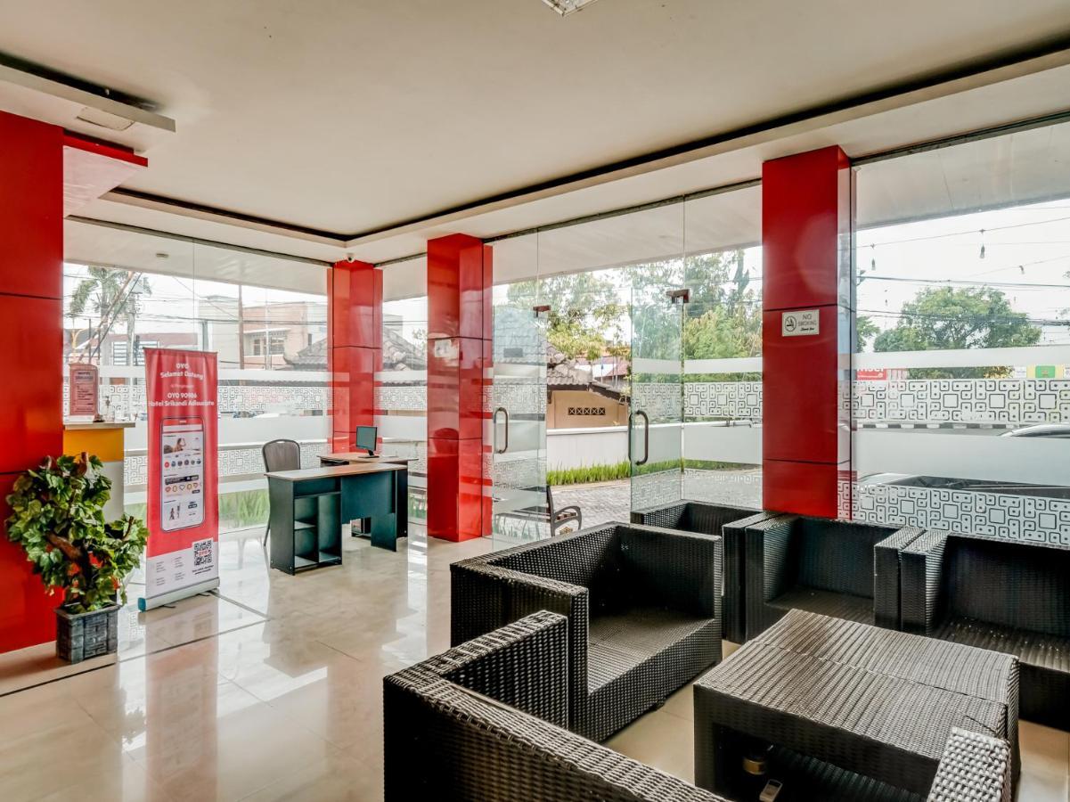 Oyo 90986 Hotel Srikandi Adisucipto Kalasan Exterior foto
